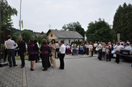 KNOBLEHARJEVO 2011 - Odkritje kipa Frana s. Metelka in odprtje razstave umetniških del Ferenca ccsernika 1